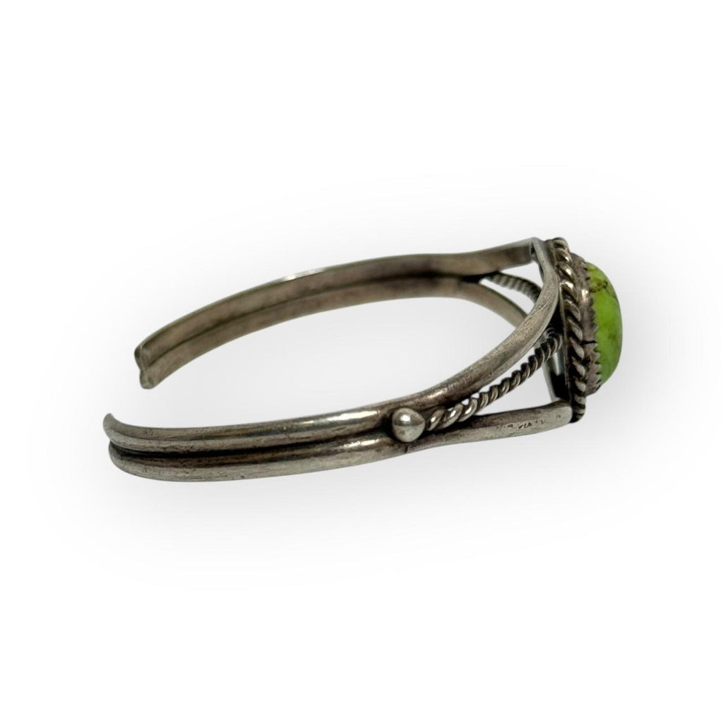 vintage navajo sterling silver & green turquoise cuff bracelet
