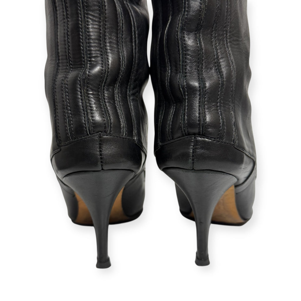 vintage 90s manolo blahnik black leather pointed toe kitten heel boots